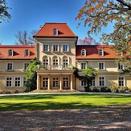 Hotel Dwor Sierakow Esterno foto