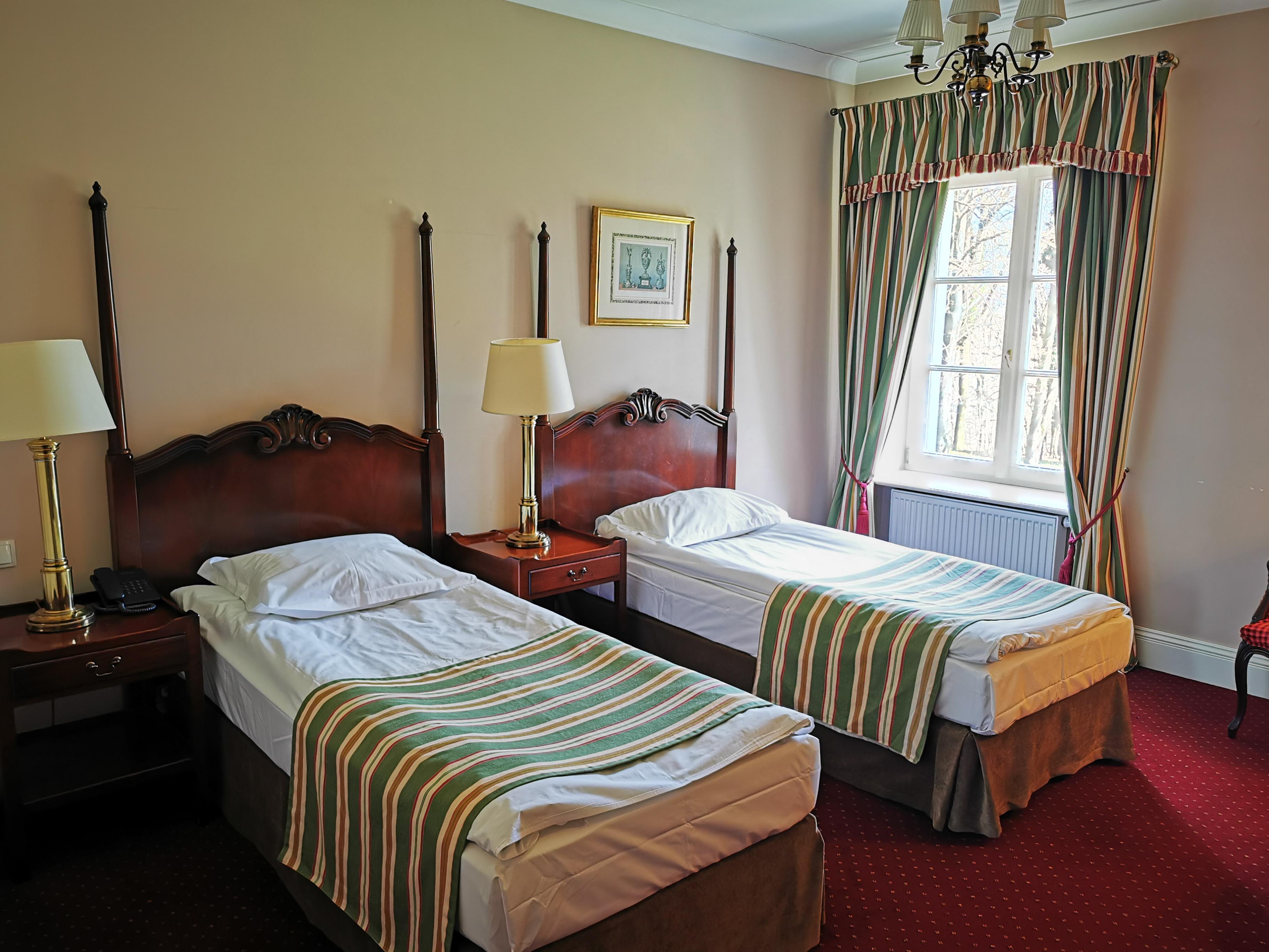 Hotel Dwor Sierakow Esterno foto