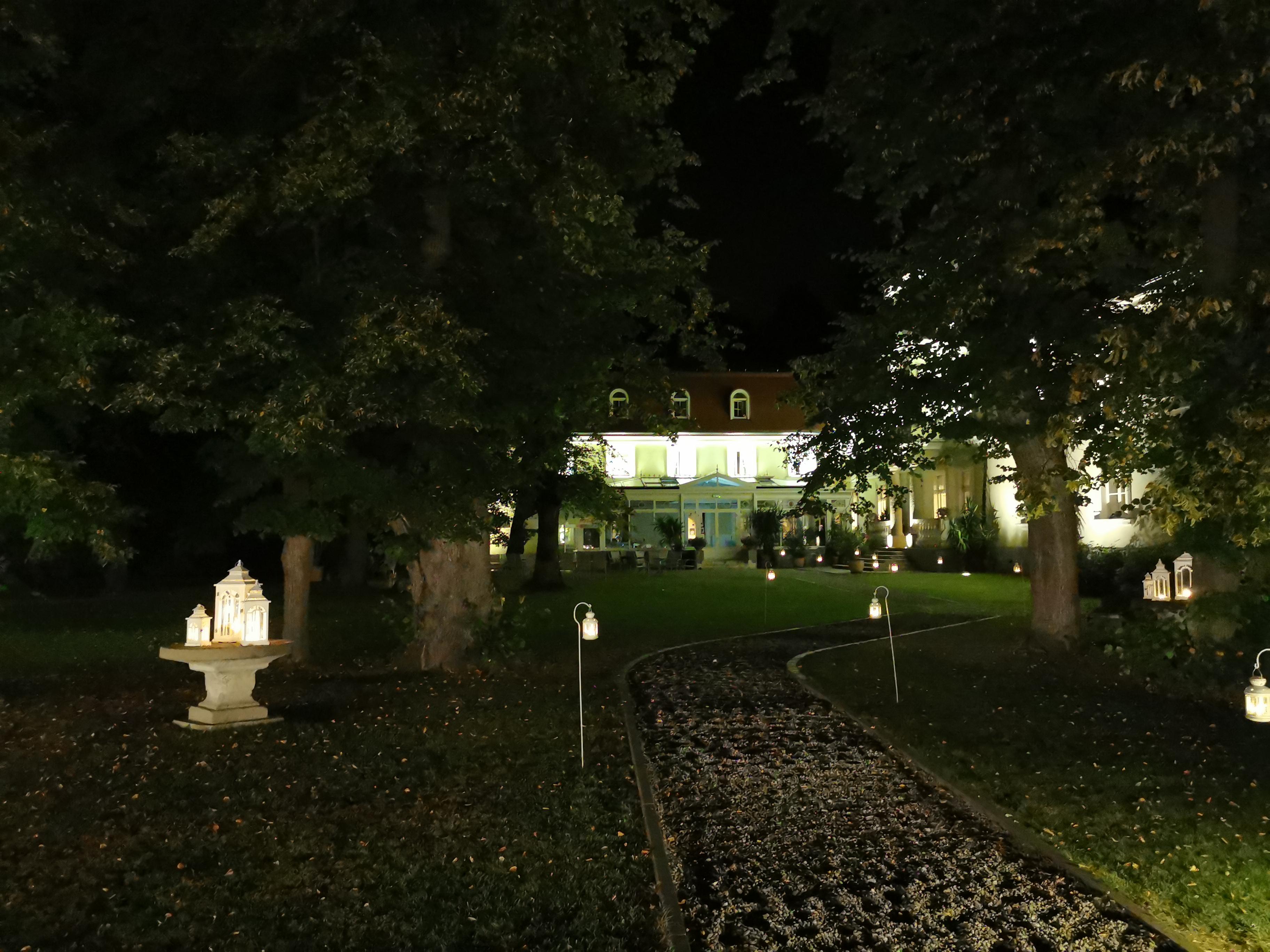 Hotel Dwor Sierakow Esterno foto