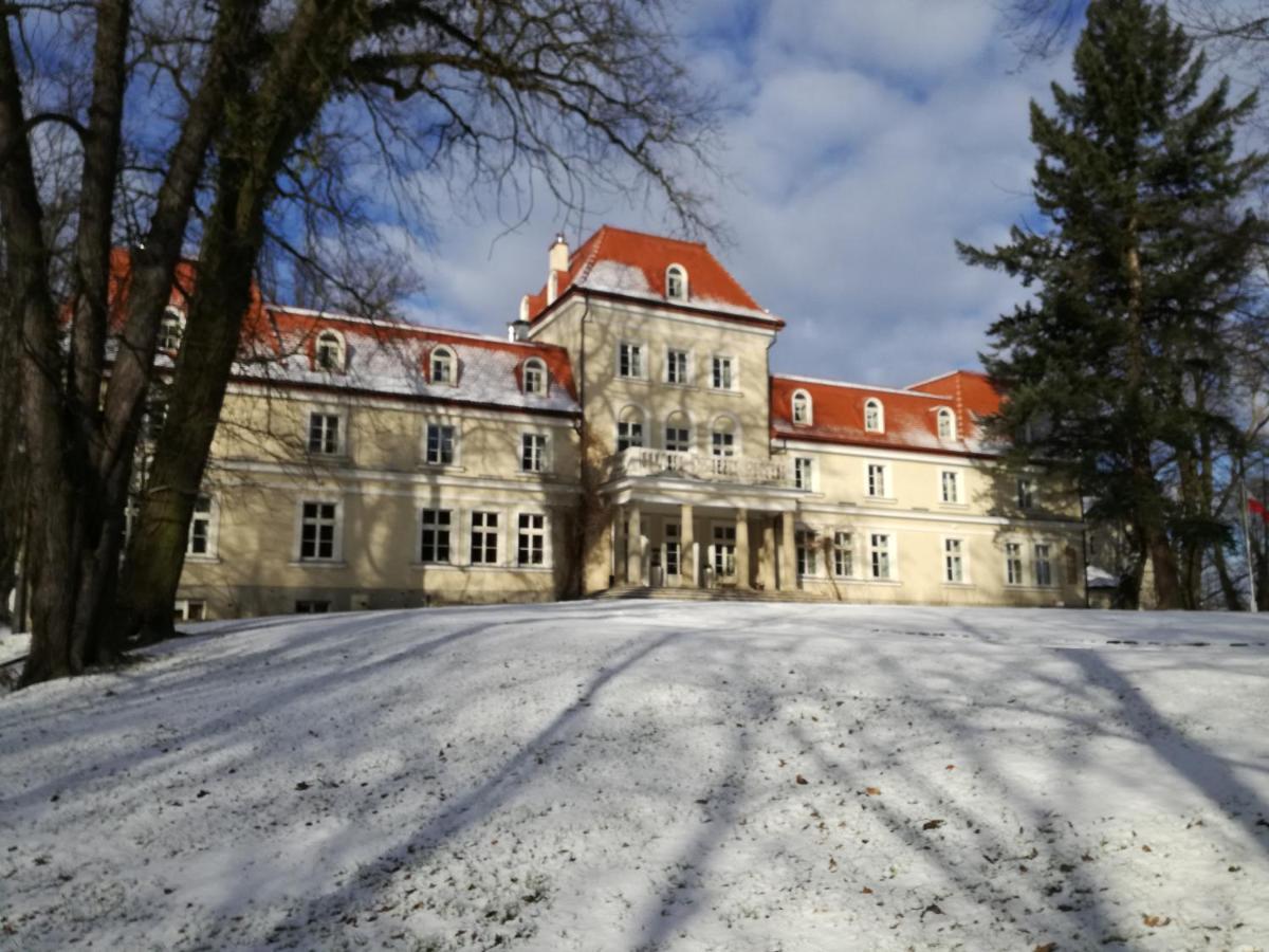 Hotel Dwor Sierakow Esterno foto